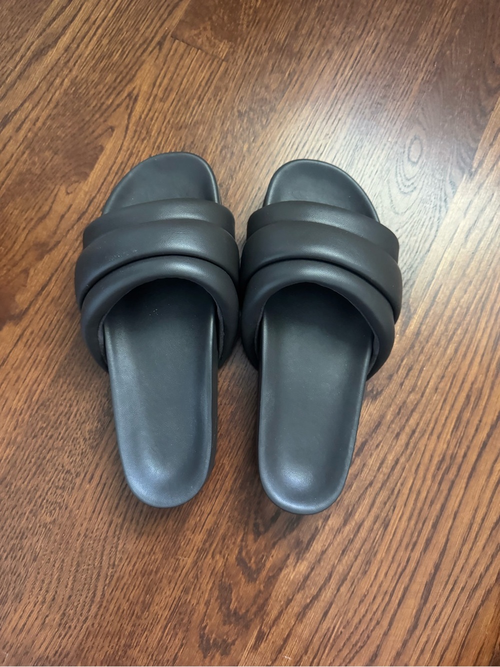 Women’s Commbi Softie Slides - retail for $240. Worn twice! Size 9